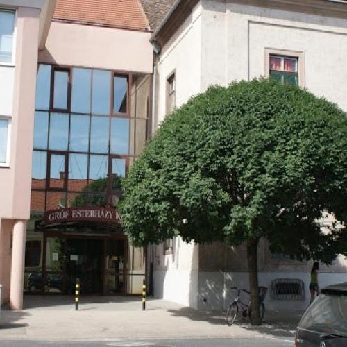 Gróf Esterházy Kórház és Rendelőintézeti Szakrendelő képe